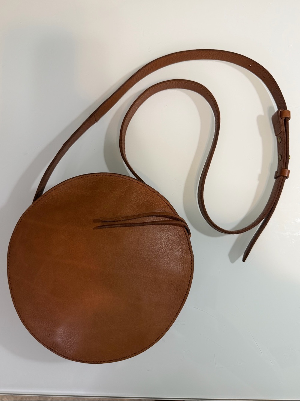 Madewell Round Crossbody Bag in Cognac Brown - Picture 6 of 10